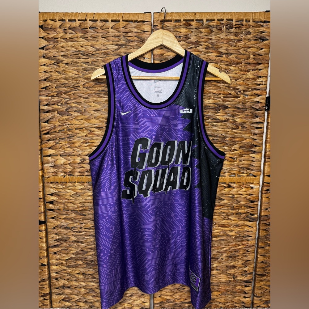 Nike men’s Large Labron James Space Jam Goon Squad Purple Basketball Jersey